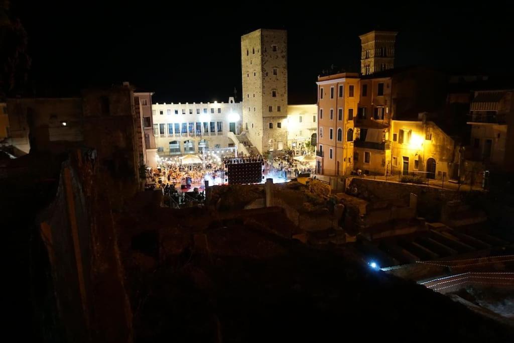 Casa Al Teatro Apartment Terracina Ngoại thất bức ảnh