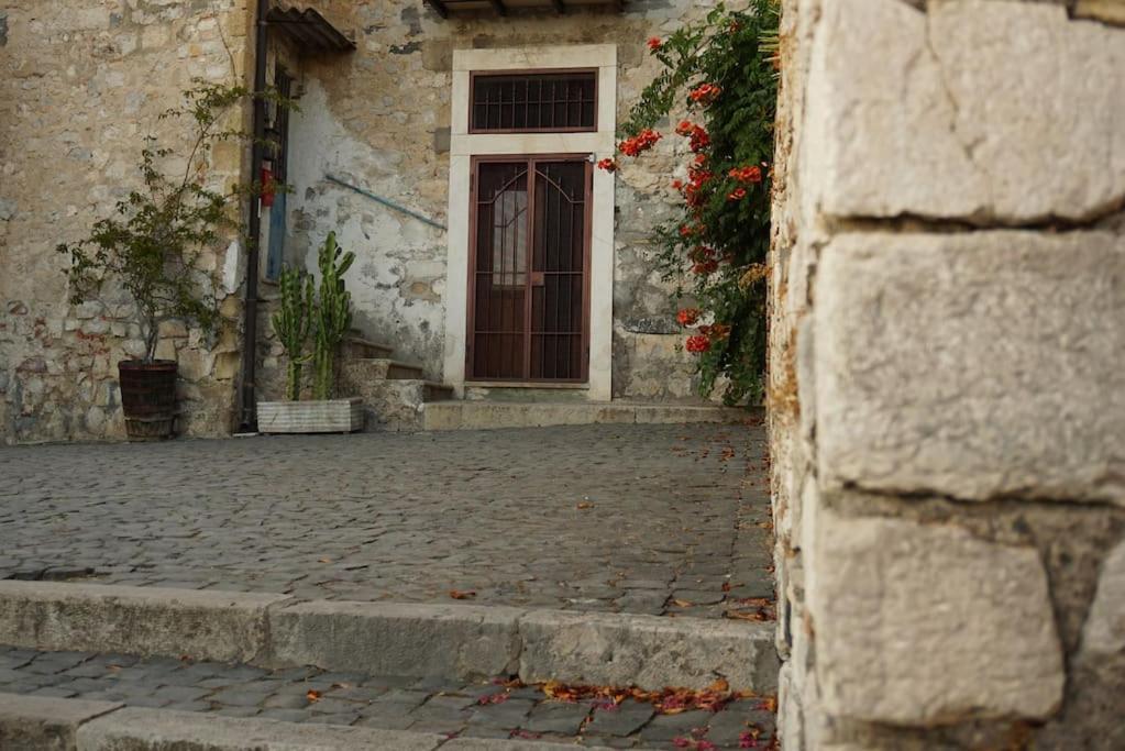 Casa Al Teatro Apartment Terracina Ngoại thất bức ảnh